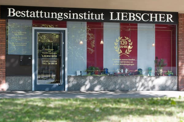 Bestattungs- und Überführungsinstitut Liebscher