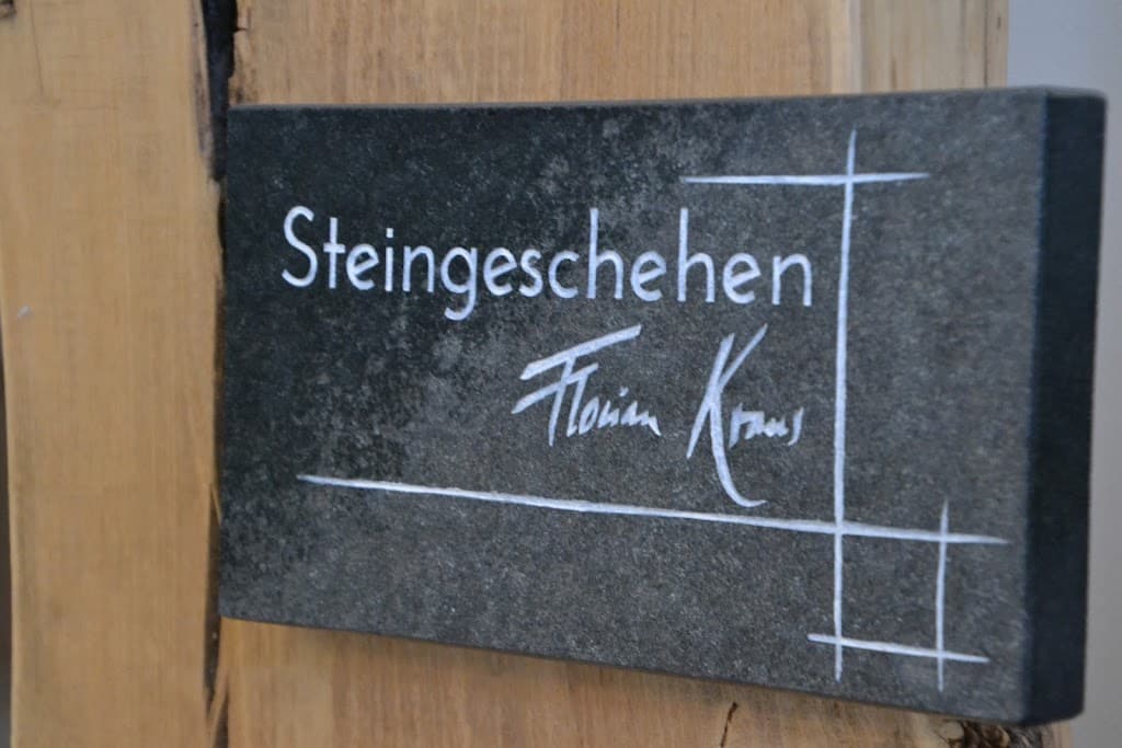 Steingeschehen Florian Kraus - Steinmetz + Steinbildhauer - Grabmale und Naturstein (Feuerbach)